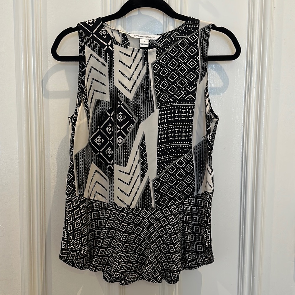 DVF- Diane von Furstenberg flutter hem blouse